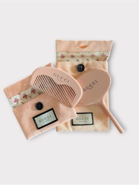 Gucci Beauty Peony Comb and Mirror Set